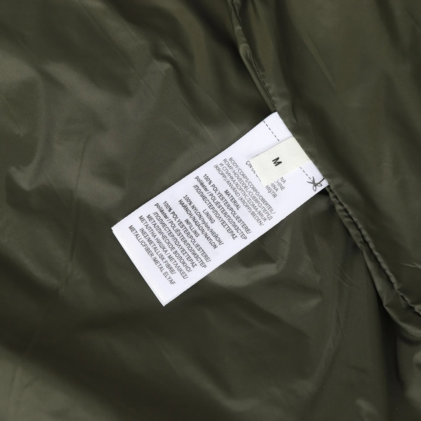 🅿️580 [High quality for women] RL Ralph Lauren's new diamond-shaped cotton jacket. The face is filled with imitation feather cotton. Three-in-one diamond-shaped quilted embroidery. Soft and comfortable. Warm and comfortable. The corduroy strips run through the whole body. No knots and no overlap. Artificial curling. Fine workmanship. No bloat. The upper body is light and not bloated. Soft and comfortable. Highly recommended. Size: S M L